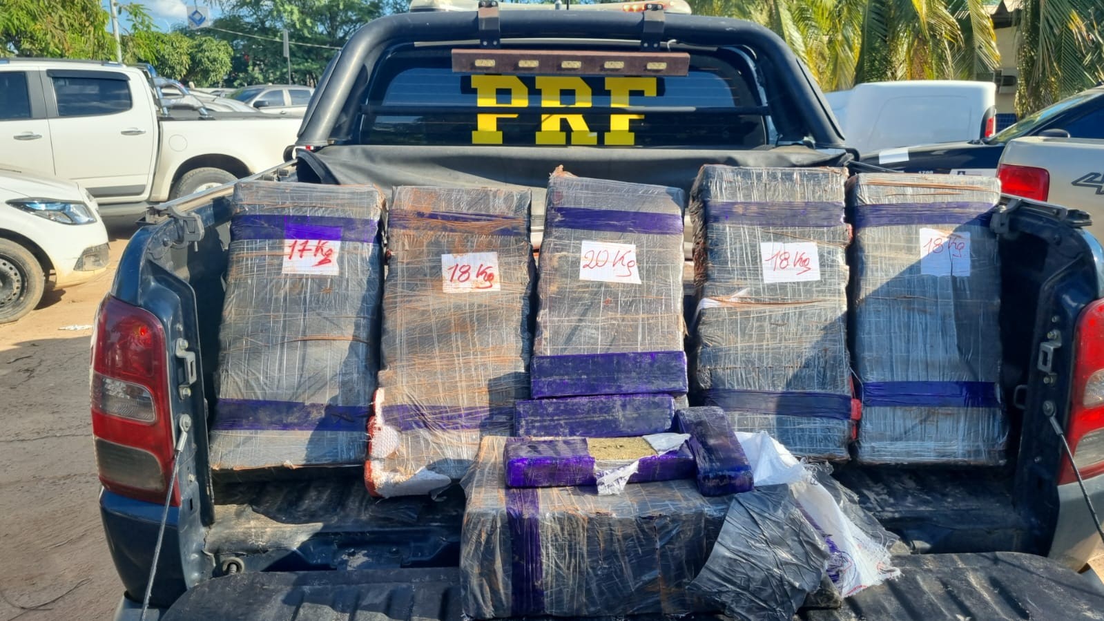 Operação da PRF Petrolina apreende quase 400 kg de maconha  