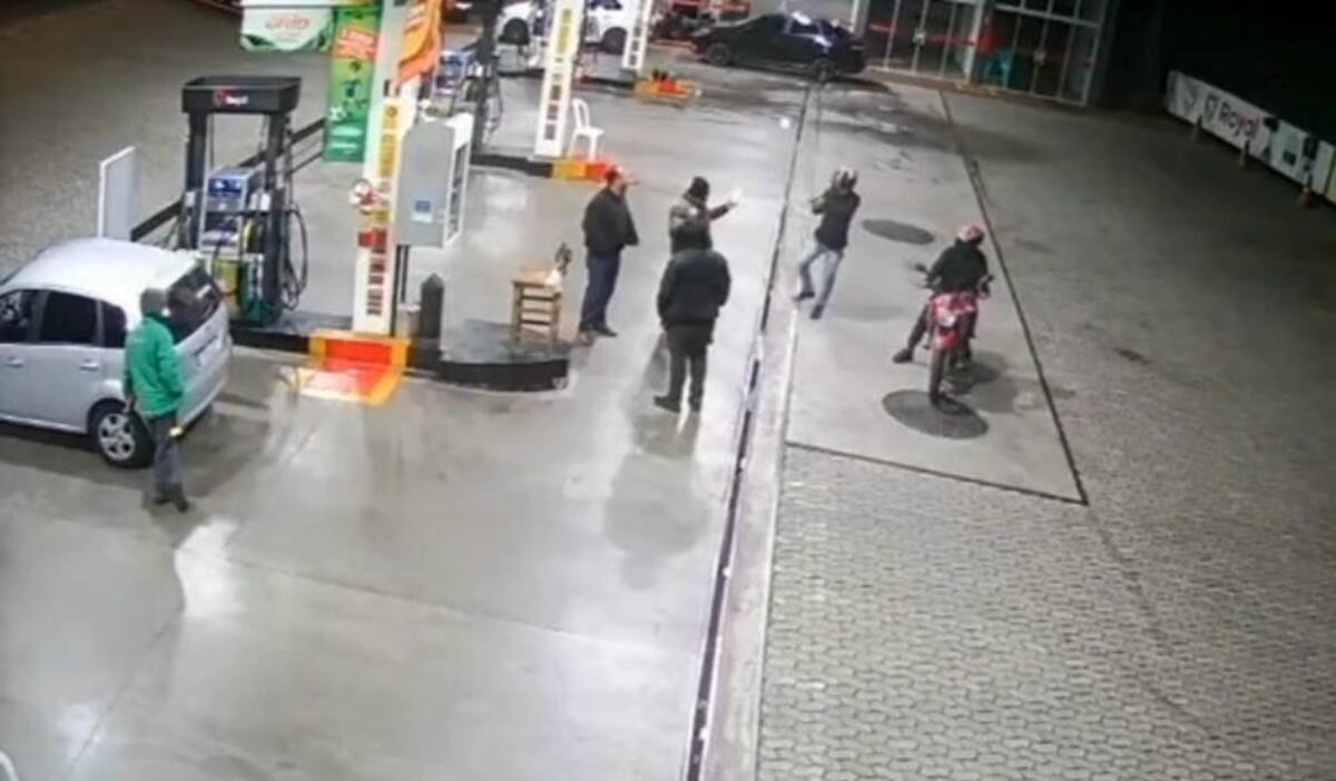 Dupla armada assalta postos de combustíveis nos bairros Vale do Ipê e Democrata, em Juiz de Fora; VÍDEO