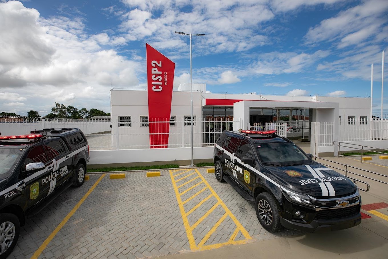Mulher é presa suspeita de matar companheiro a facadas em Penedo, Alagoas