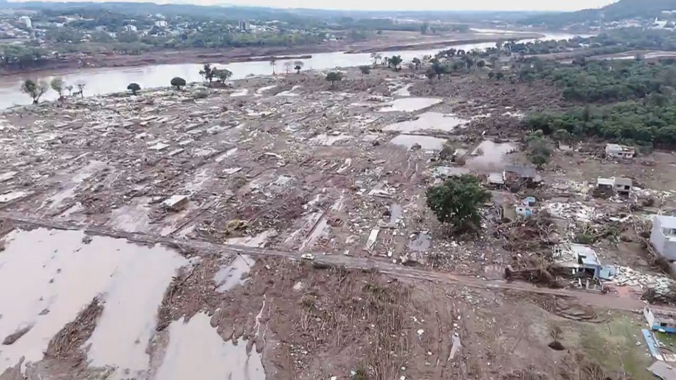 Bairro de Passo de Estrela, 'varrido' pela enchente do Rio Taquari em Cruzeiro do Sul — Foto: Reprodução/RBS TV