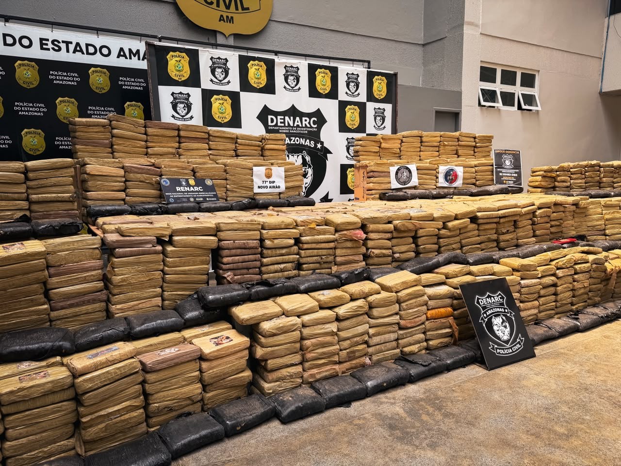 Cerca de 1,3 tonelada de maconha é apreendida em sítio do AM; polícia diz que droga vinha da Colômbia