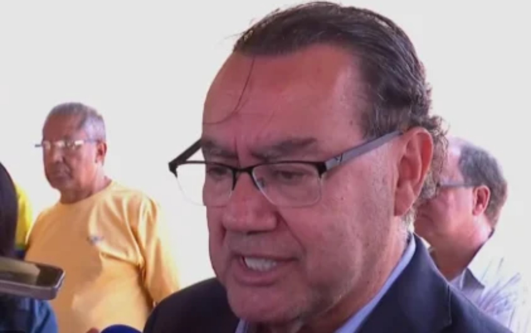 Augusto Cury vota no interior de SP