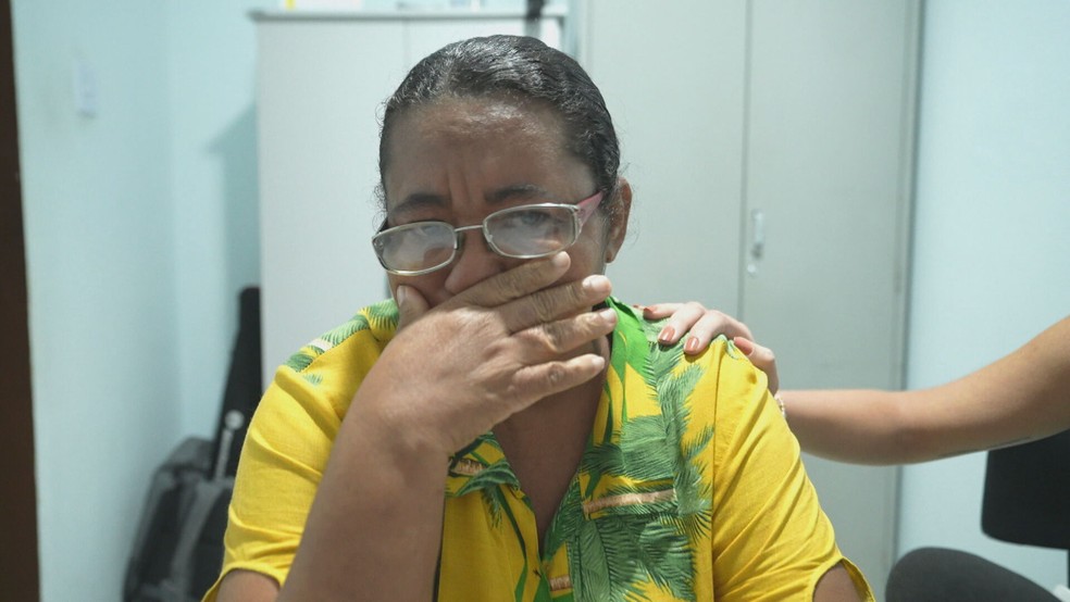 Marisônia se emociona ao falar sobre falta de registro na carteira de trabalho. — Foto: TV Globo/Reprodução