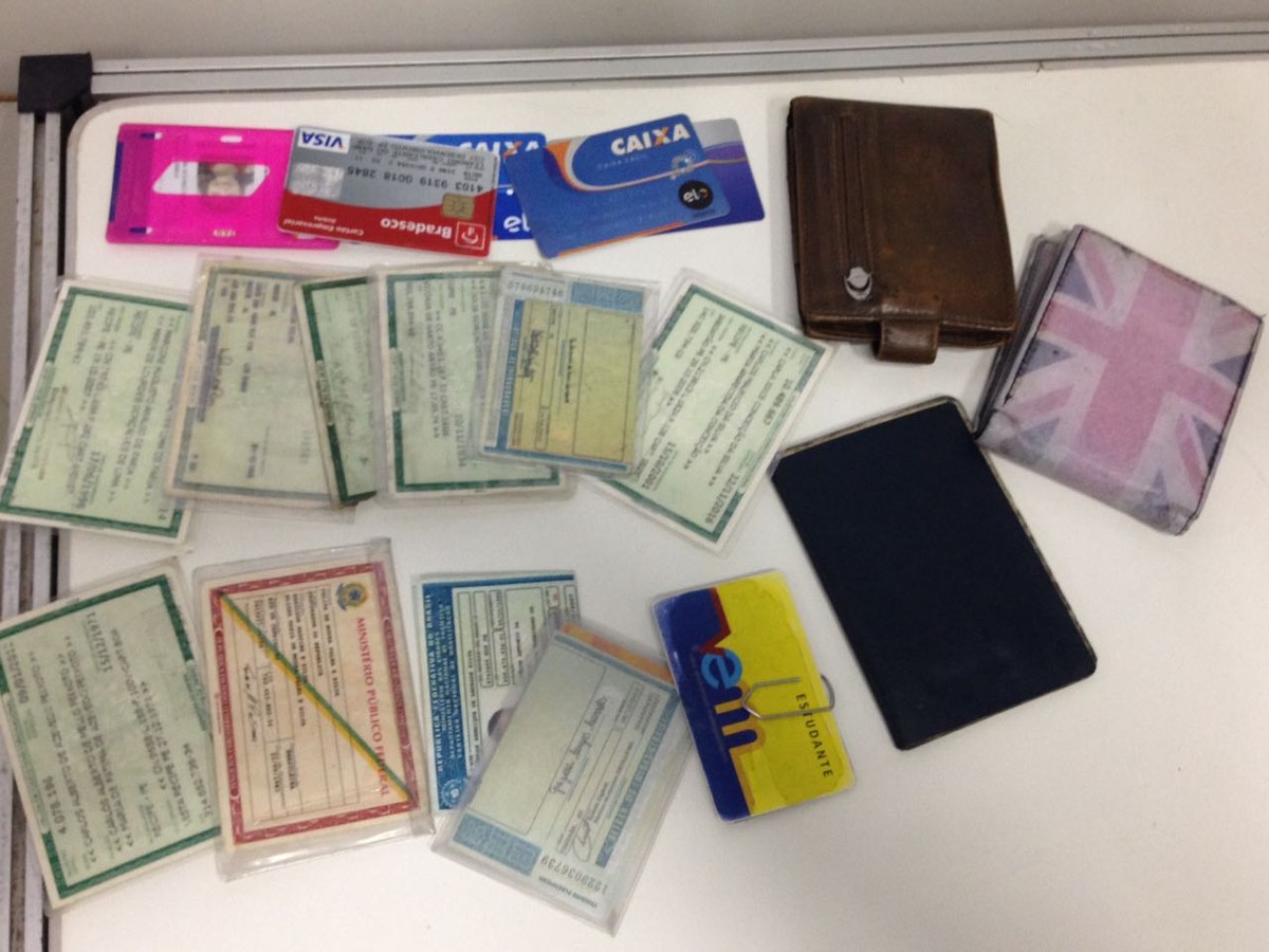 Prefeitura do Recife recolhe cerca de 300 documentos e objetos perdidos na  folia | Carnaval 2017 em Pernambuco | G1