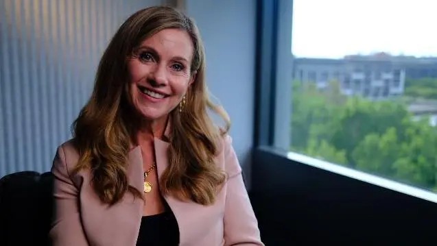 'Vivo sob ameaças constantes': a australiana que tenta tirar crianças das redes sociais