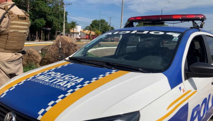 Homem é encontrado morto no meio da rua e perícia suspeita de acidente de trânsito 