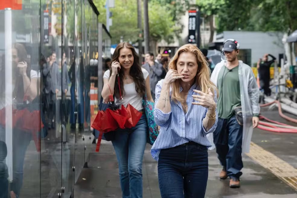Amora Mautner dita o tom de 'Quem Ama Cuida' e brinca: 'Se não fizer sucesso, desisto de novela'
