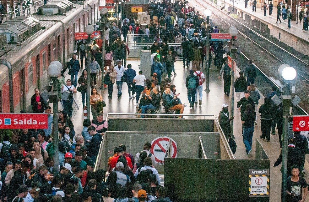 Imagem ilustrativa sobre Greve CPTM: Justiça impõe 80% da frota no horário de pico