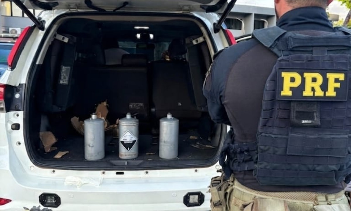 Carga de 108 kg de mercúrio é encontrada em carro na BR-319, no Amazonas; VÍDEO