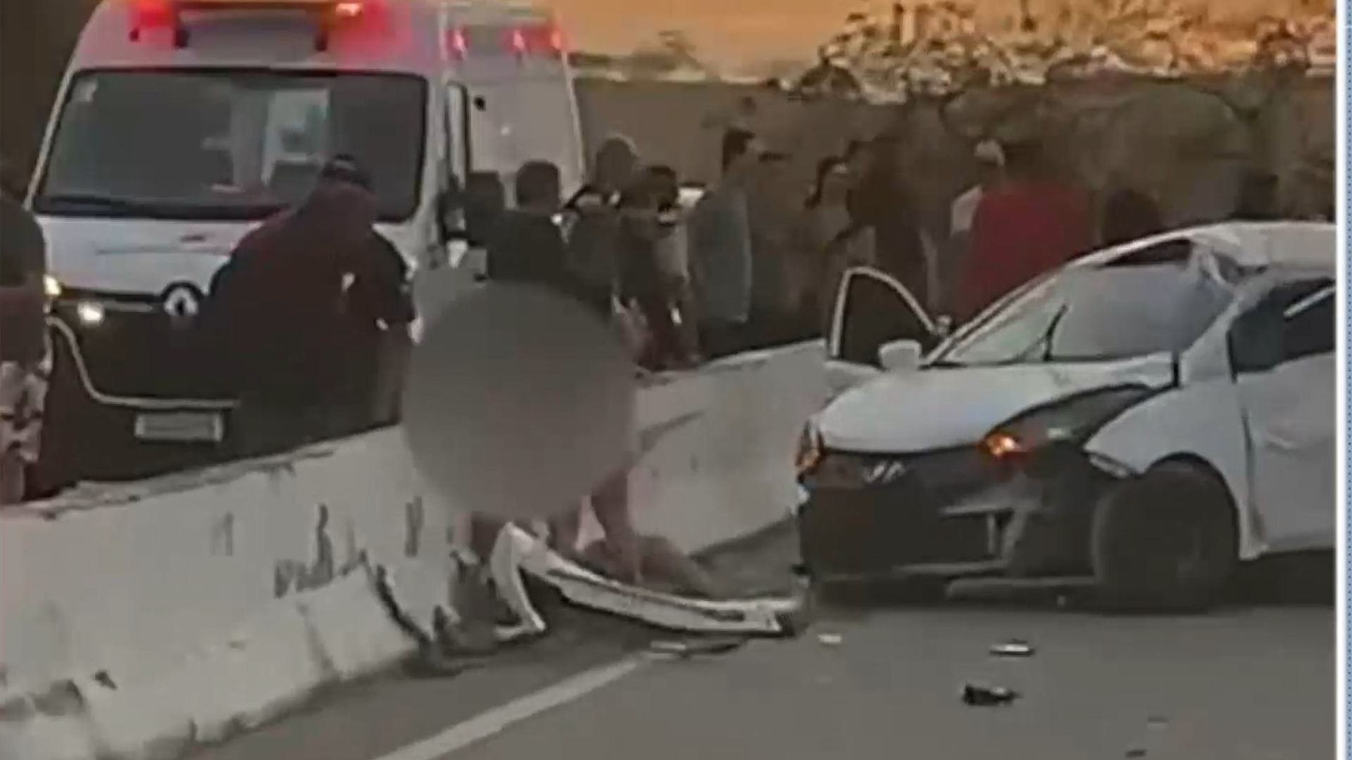 Motorista morre e quatro pessoas ficam feridas após carro capotar em Cachoeiro de Itapemirim, no ES
