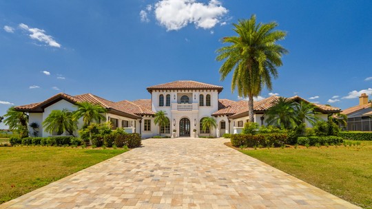 Cinco razões para você comprar uma casa na Flórida - Segundo a especialista Fernanda Negromonte, investir em um imóvel em cidades como Orlando e Miami é mais fácil do que se imagina