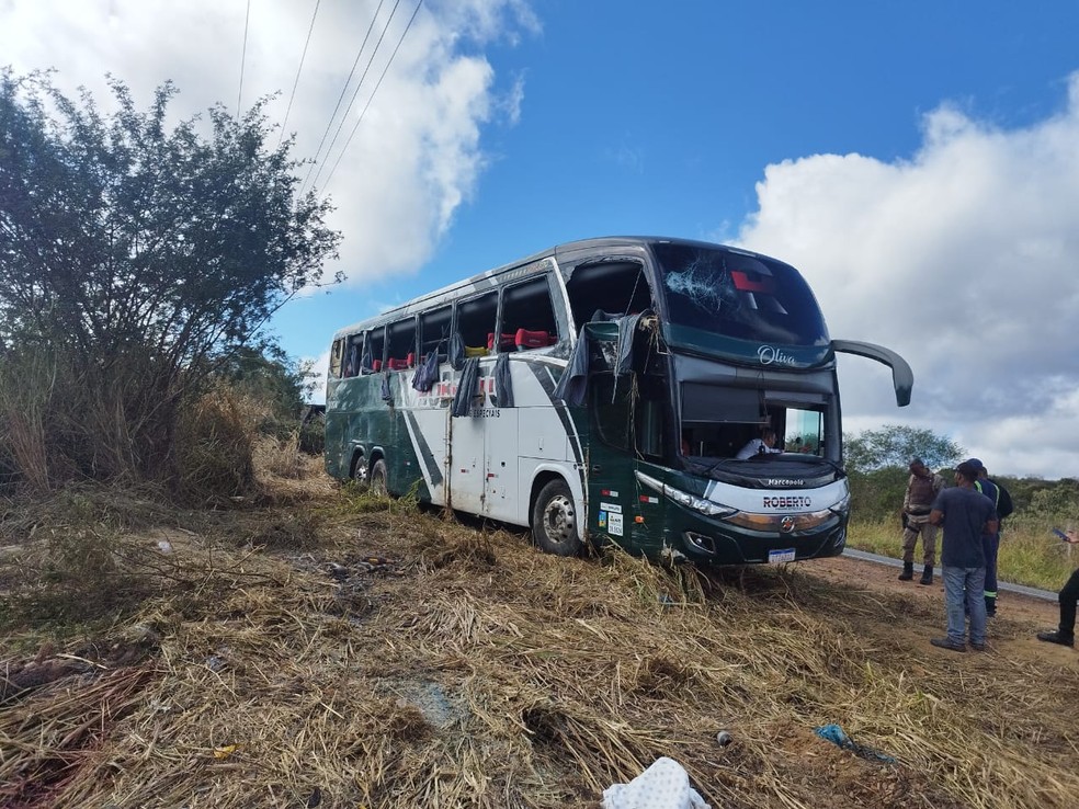 Estudante de medicina morre após batida entre ônibus e caminhão no sudoeste da Bahia   — Foto: Divulgação/PRE