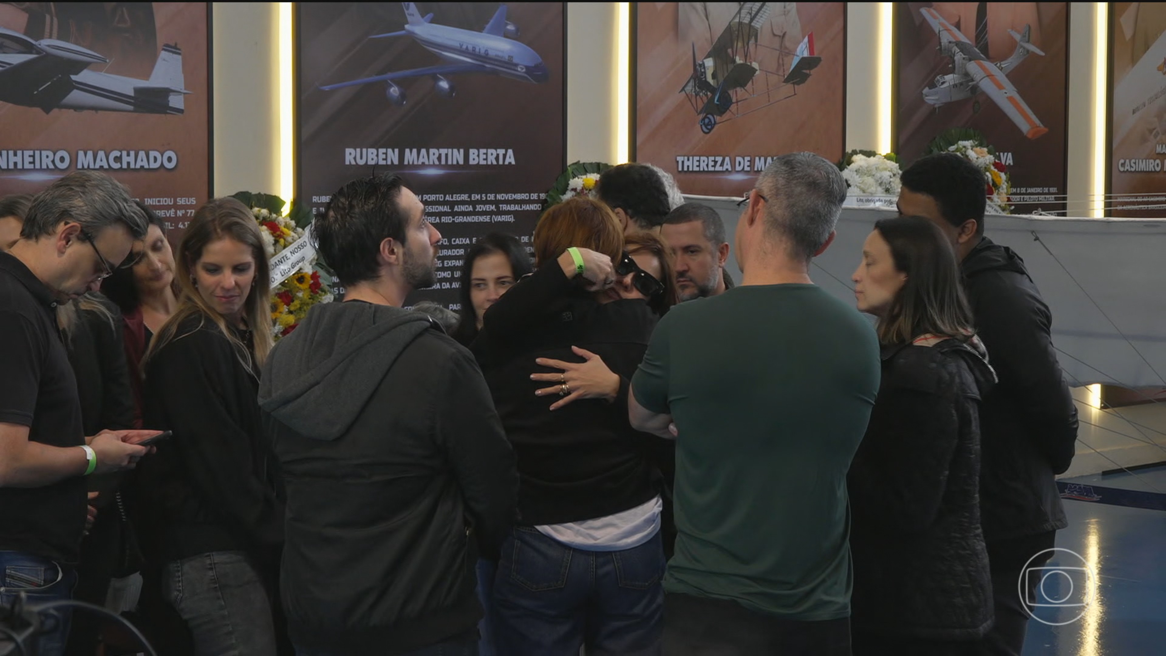 Parentes e amigos prestam última homenagem a Lito Sousa