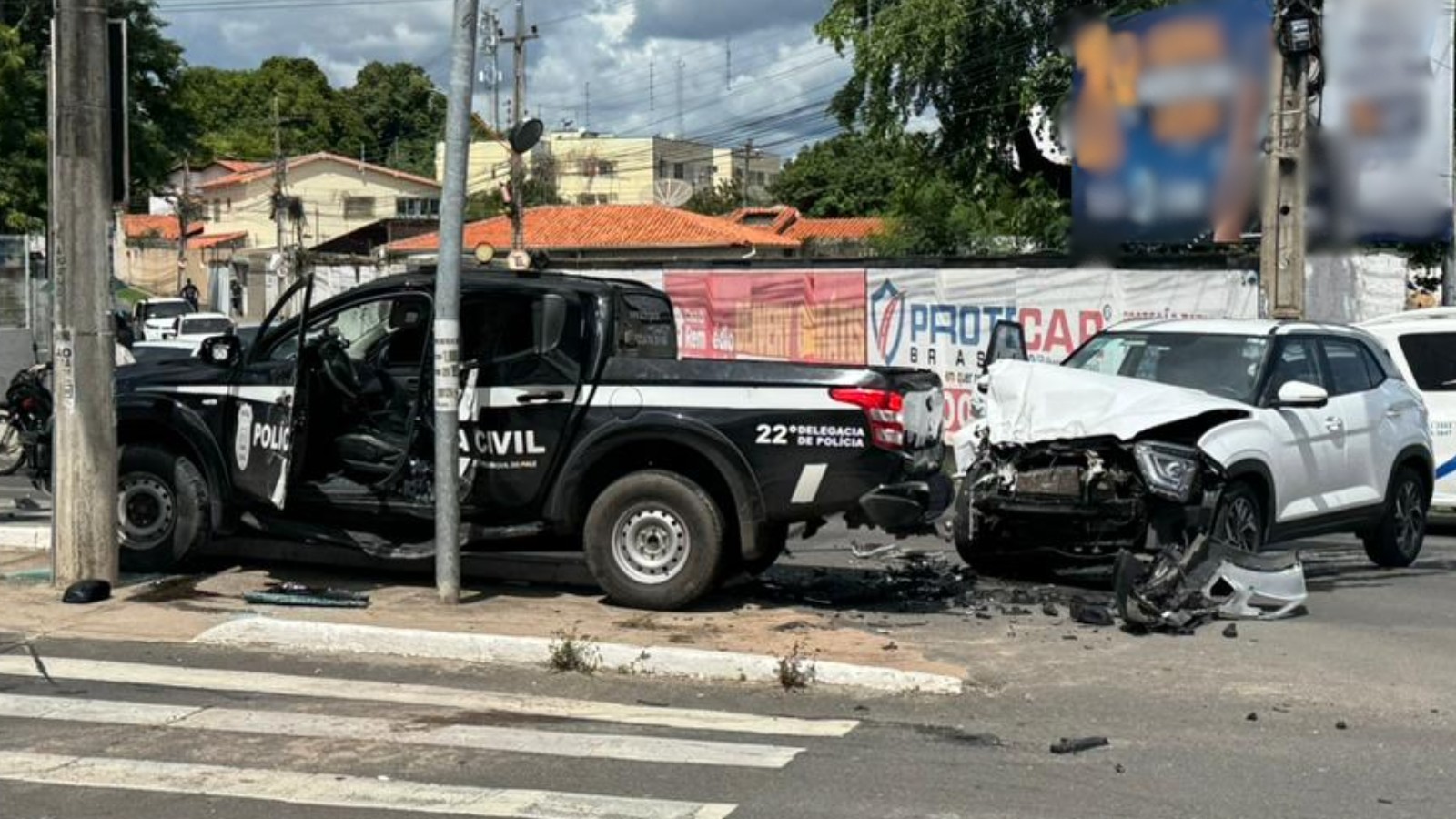Delegado e investigador ficam feridos em acidente envolvendo viatura em Teresina