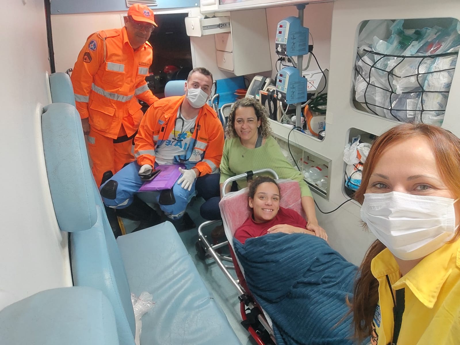Pai de primeira viagem faz parto do filho com orientação médica ao telefone: ‘Acharam que eu fosse desmaiar’