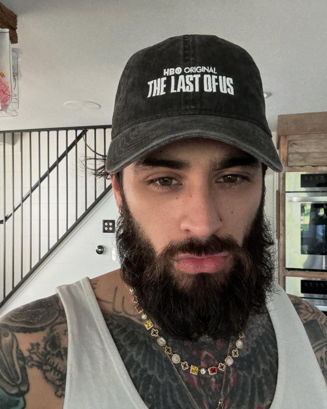 
Zayn Malik sugere que foi alvo de racismo no One Direction; leia versos
