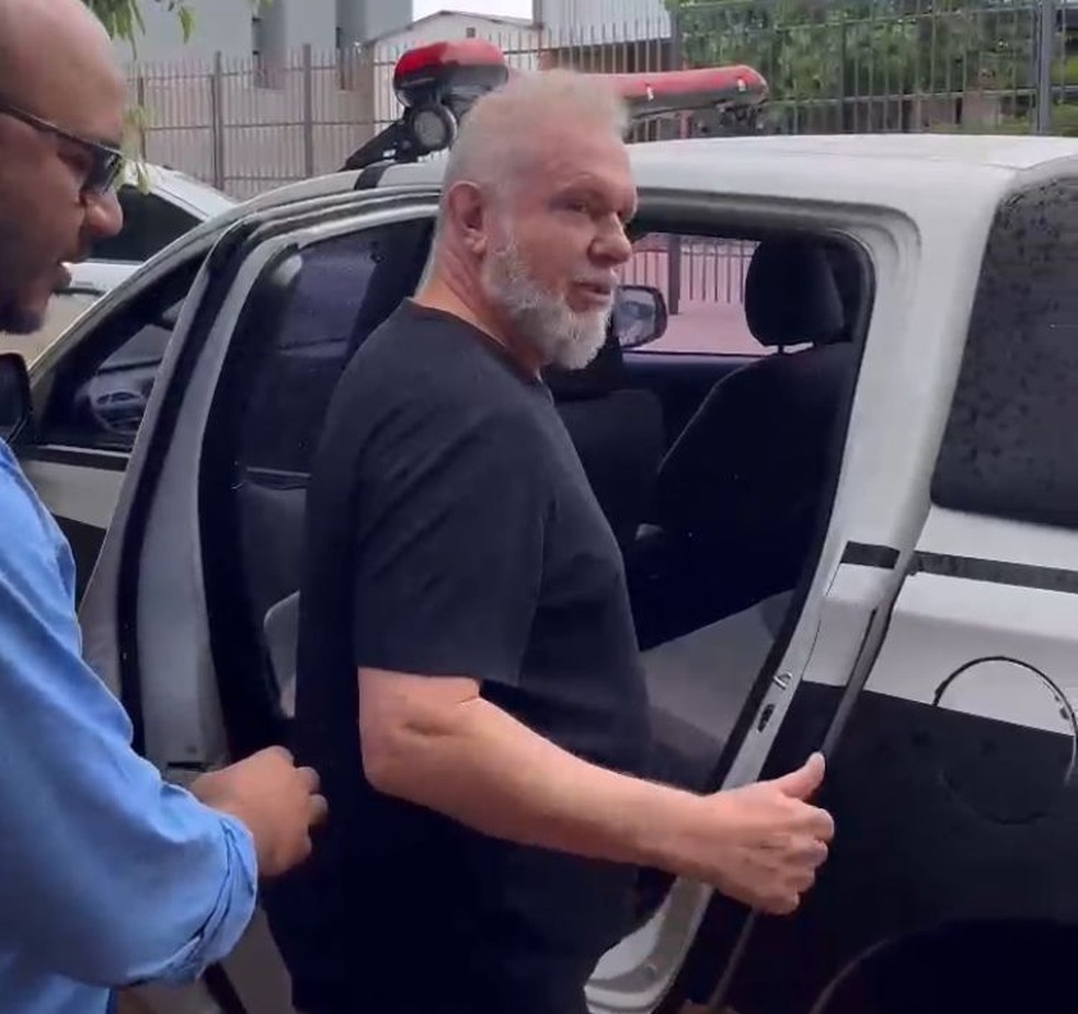 Mauro Carlesse saiu do IML de Gurupi e seguiu para a unidade penal — Foto: Antoniel Cavalcante/Ronda Policial Tocantins
