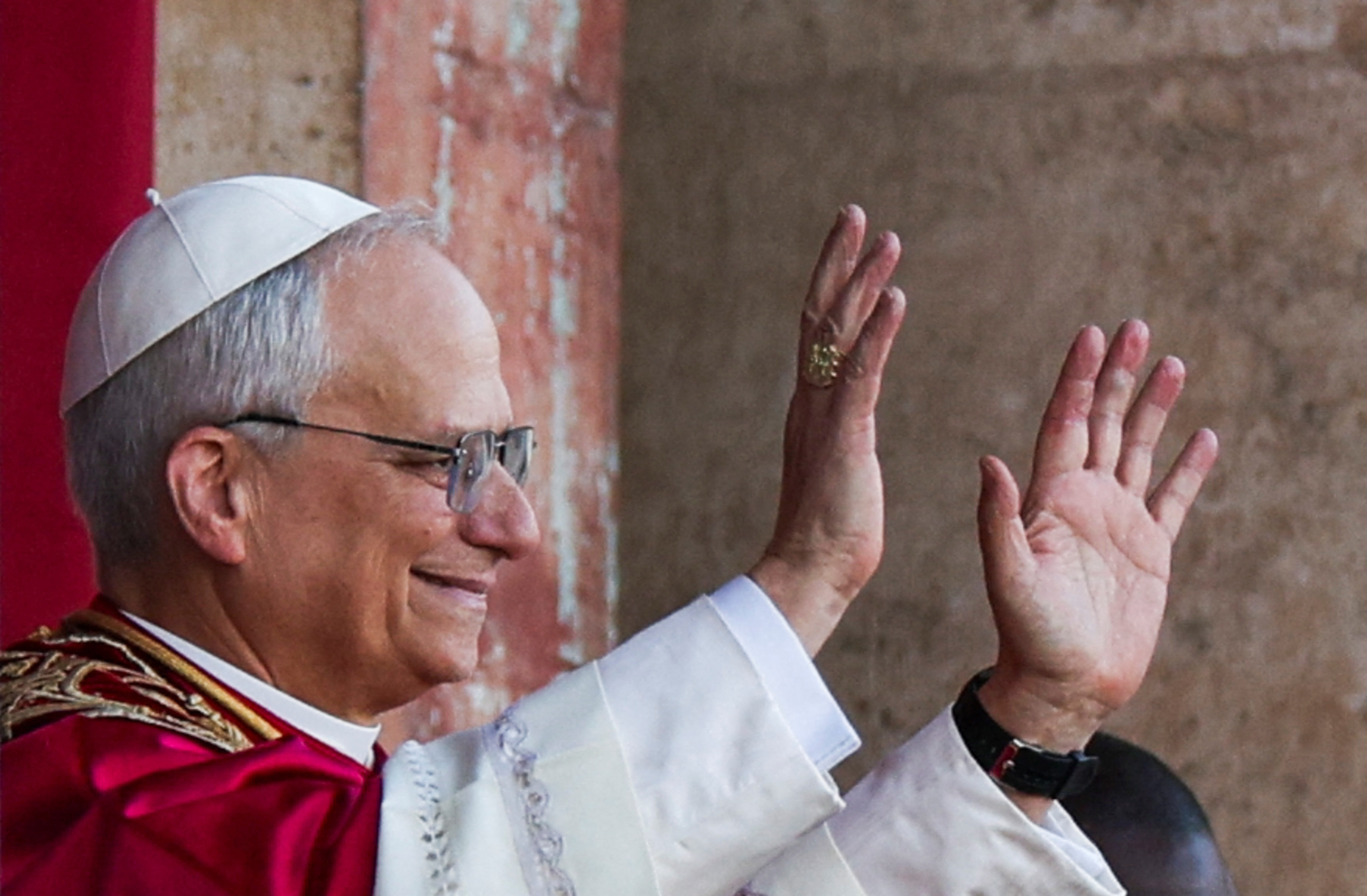 Na 1ª reunião com todos os cardeais, Papa Leão XIV fala de 'legado precioso' de Francisco, riscos da inteligência artificial e compromisso com reformas