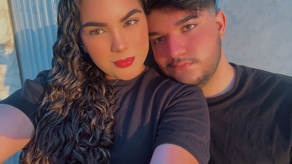 Casal fez prova do Enem no mesmo local — Foto: Arquivo pessoal/Júlio Inglês