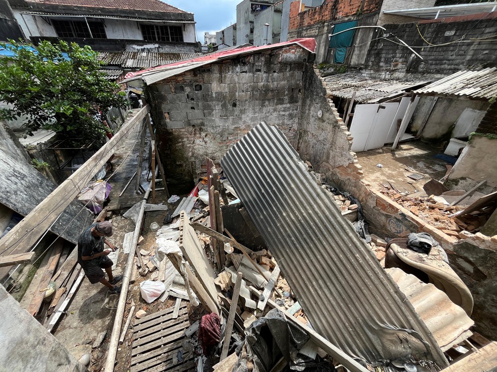 Cortiço desabou em Santos, SP — Foto: Sílvio Luiz/AT