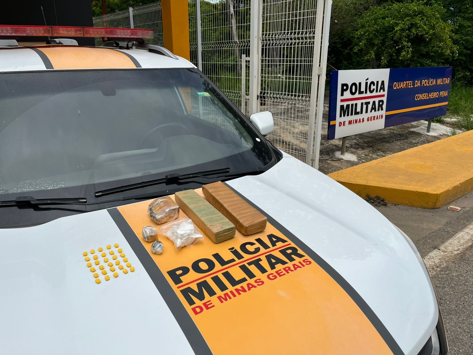 Motociclista é preso com drogas na mochila durante abordagem na BR-259