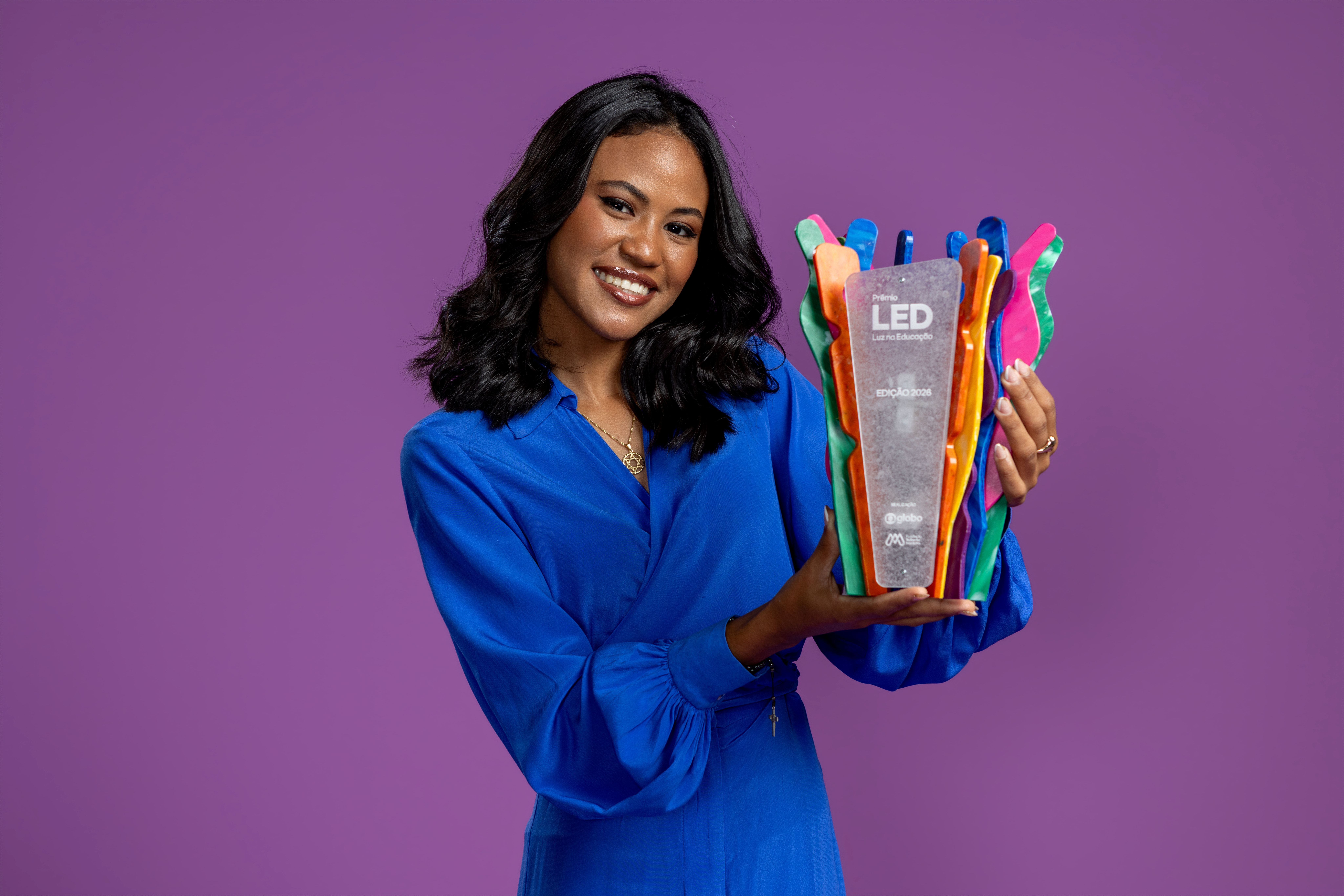 Pernambucana quilombola vence Prêmio LED Globo com filtro de pinha para resíduo tóxico da mandioca: 'Nunca imaginei', diz