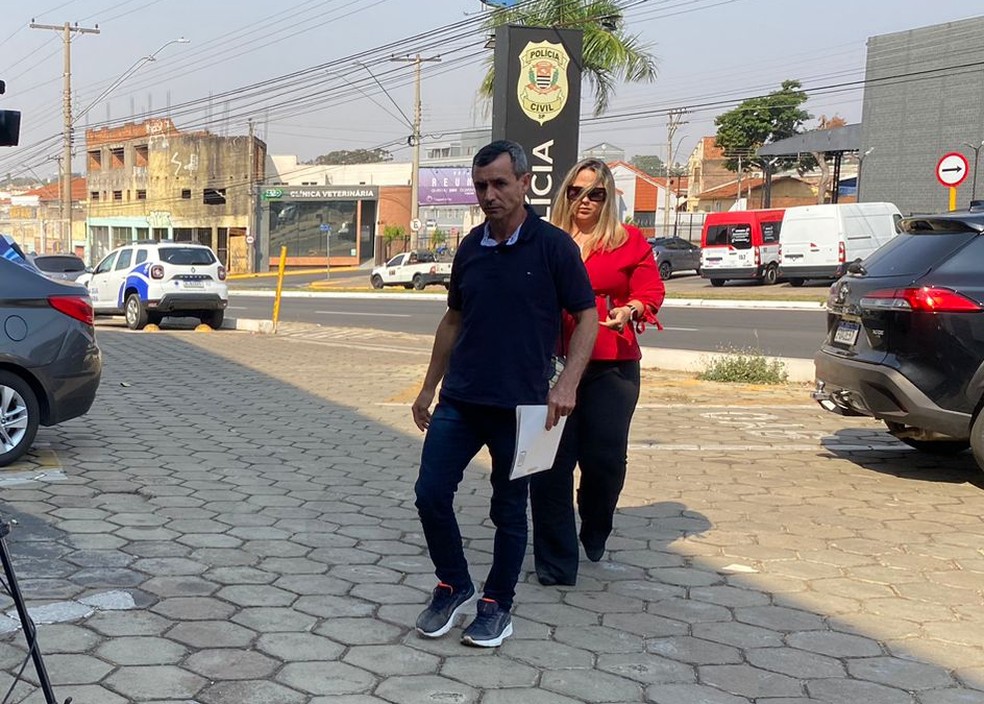 Funcionário do almoxarifado da Apae de Bauru é ouvido sobre desaparecimento de secretária — Foto: Andressa Lara/TV TEM