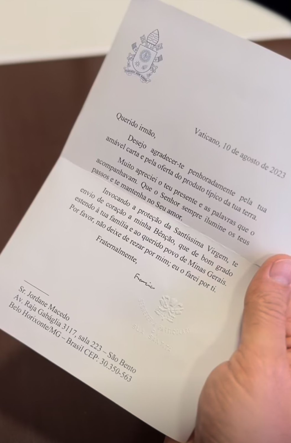 Papa Francisco recebe queijo produzido em São Roque de Minas e agrade presente em uma carta — Foto: Reprodução/Redes Sociais