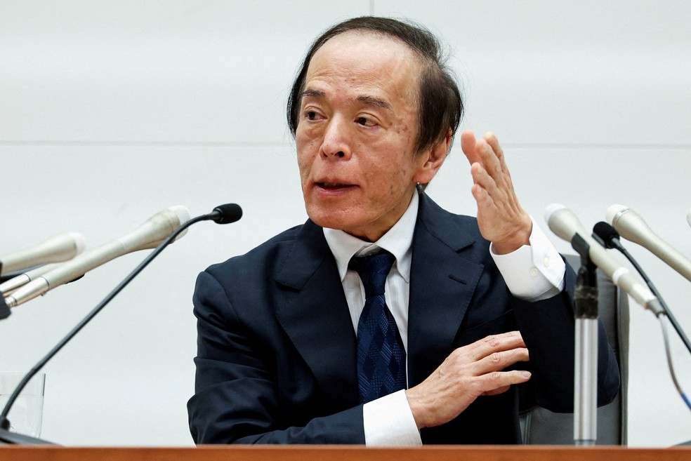 Kazuo Ueda, presidente do Banco Central do Japão (BoJ), participa de uma coletiva de imprensa após uma reunião de política monetária em Tóquio, Japão, em 23 de janeiro de 2026. — Foto: REUTERS/Kim Kyung-Hoon