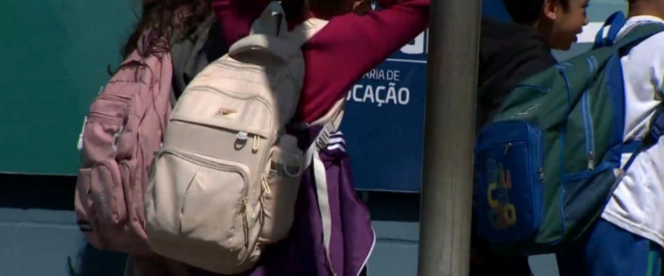 Sem uniformes pelo segundo ano seguido, 33 mil alunos das escolas municipais de Piracicaba retomam as aulas nesta segunda-feira 