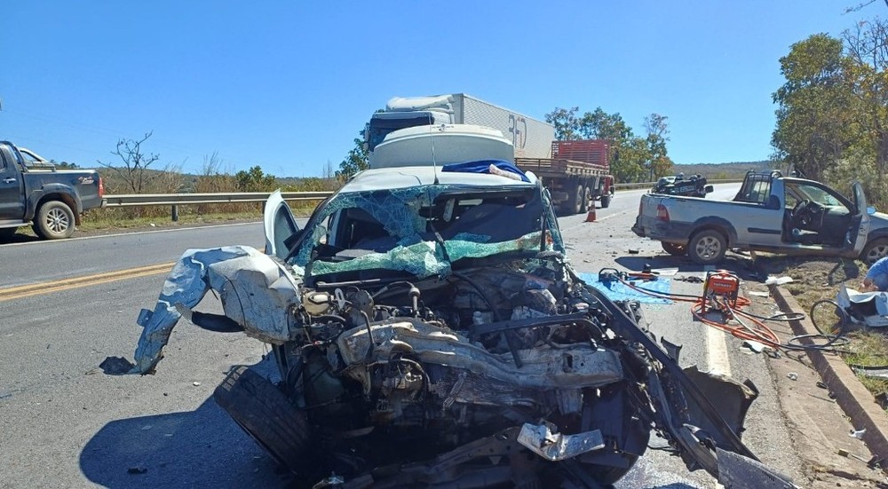 Irmãos de 1 e 9 anos morrem em acidente na BR-040, em MG