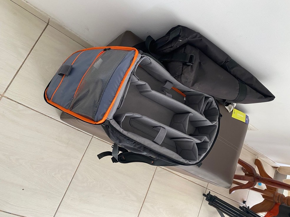 Câmeras e lentes foram furtadas do quarto — Foto: Cedida