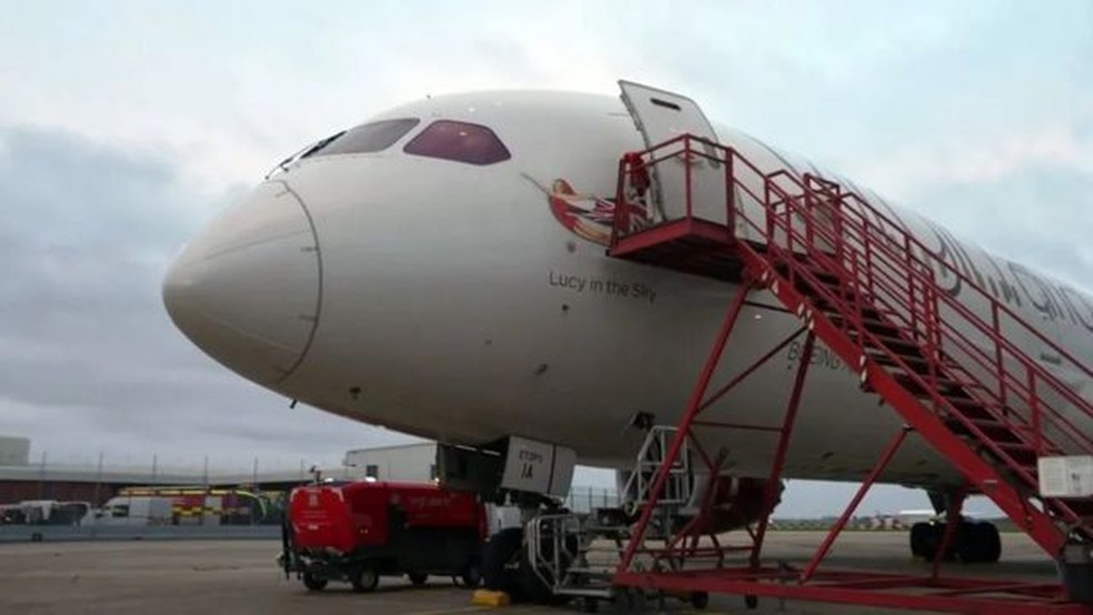 Jato de passageiros da Virgin Atlantic foi abastecido inteiramente com querosene feito de óleos usados e resíduos de milho. — Foto: BBC