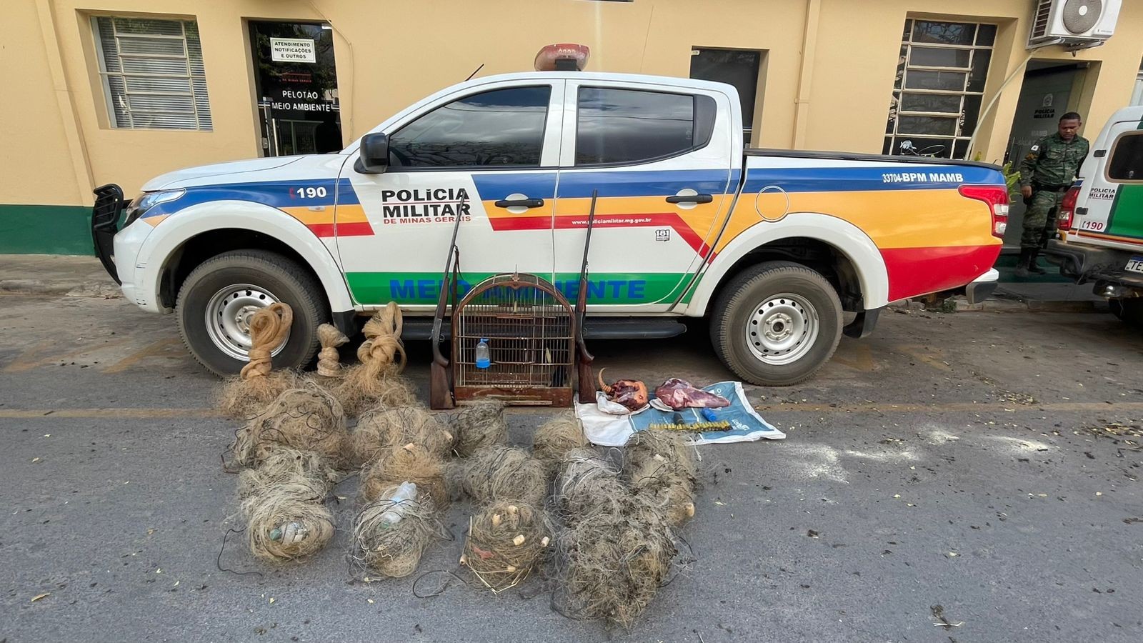 Homem é preso em Montes Claros por porte ilegal de armas e manter animais silvestres em cativeiro