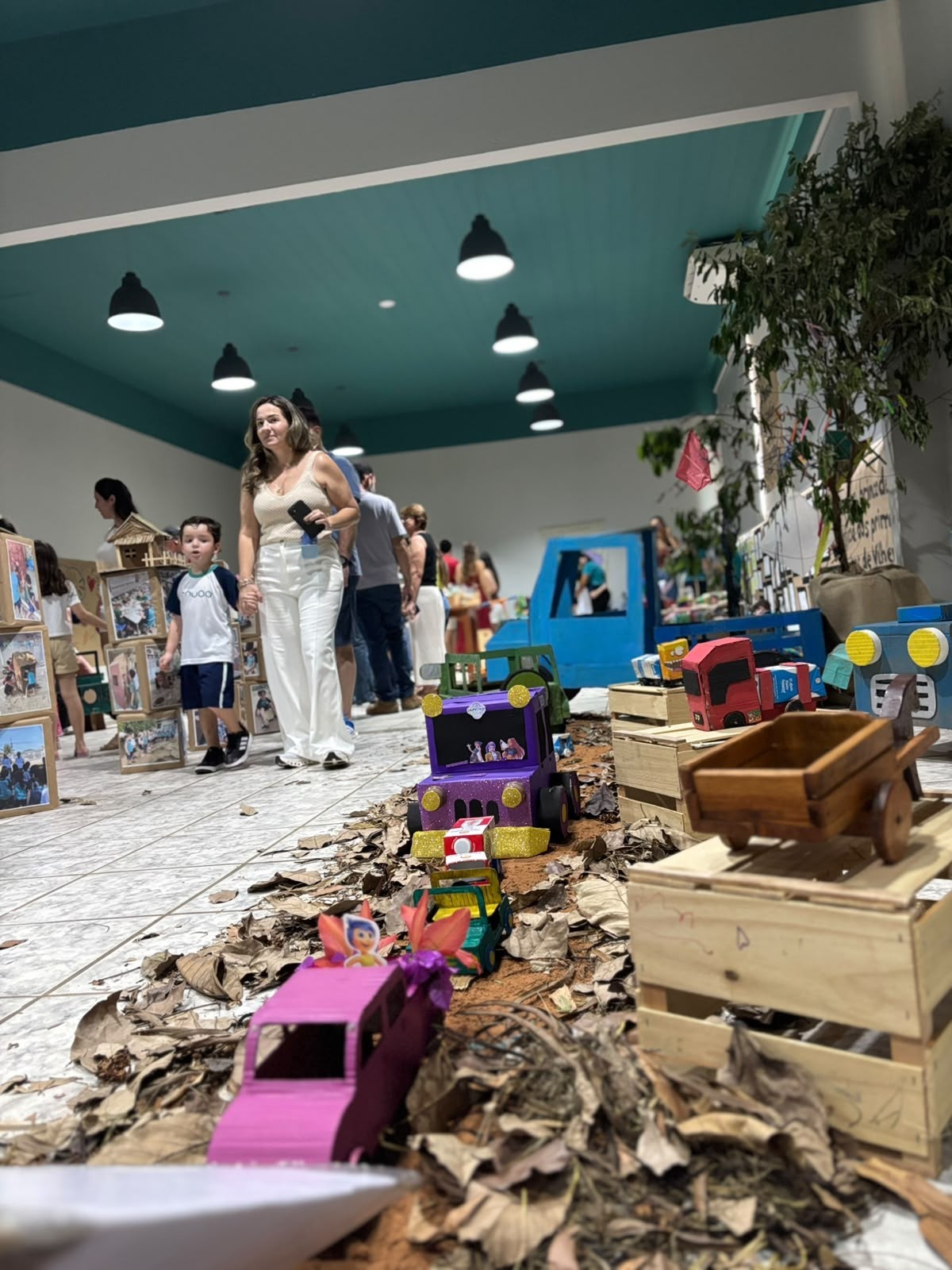 Trabalhos dos alunos retratam a evolução de Vilhena ao longo de sua história — Foto: Acervo Favoo