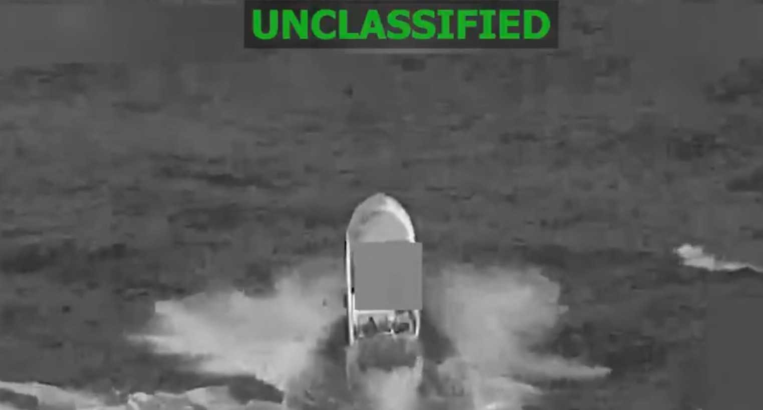 VÍDEO: EUA bombardeiam embarcação no Pacífico Leste e matam duas pessoas