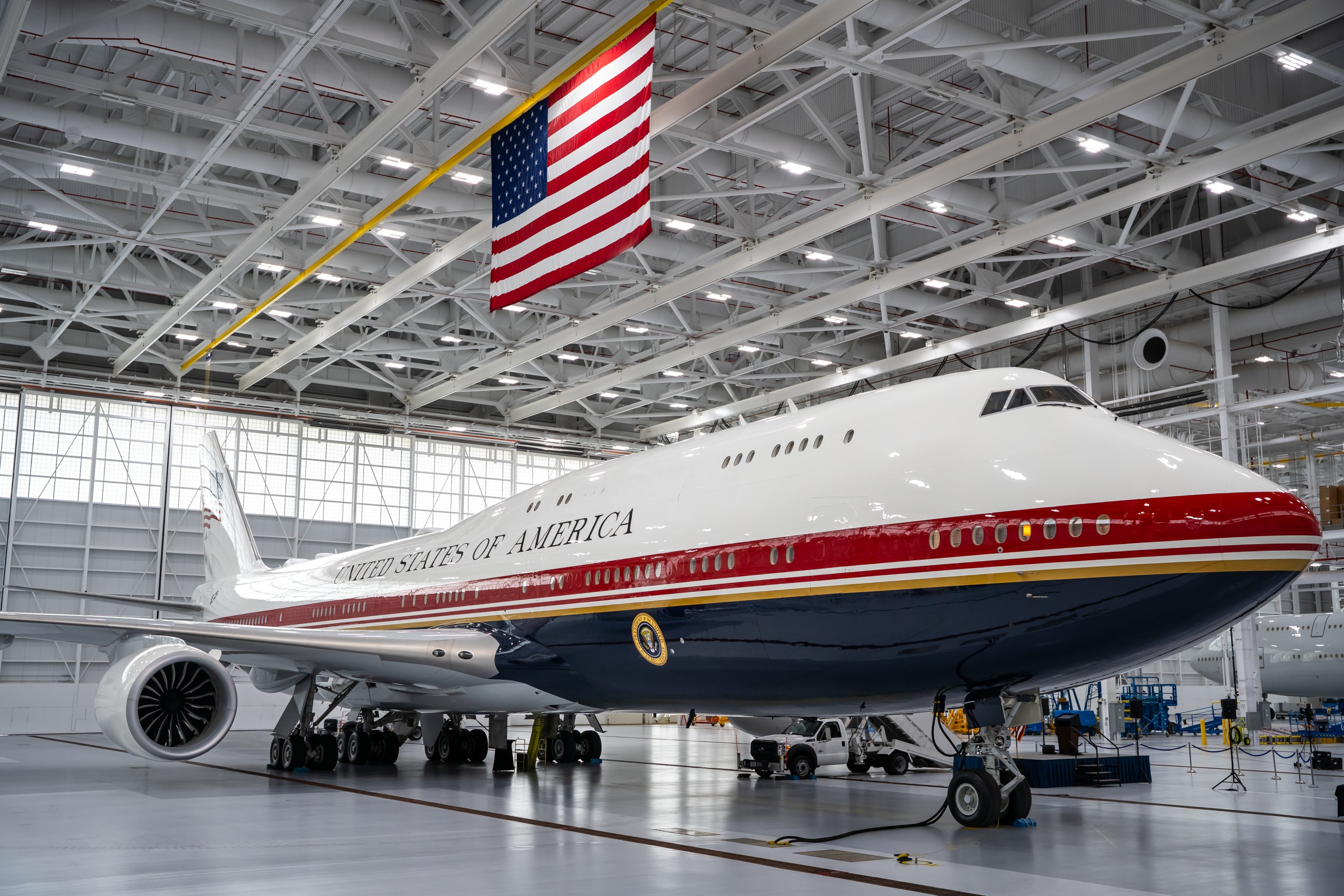 EUA apresentam novo Air Force One, presente do Catar a Trump