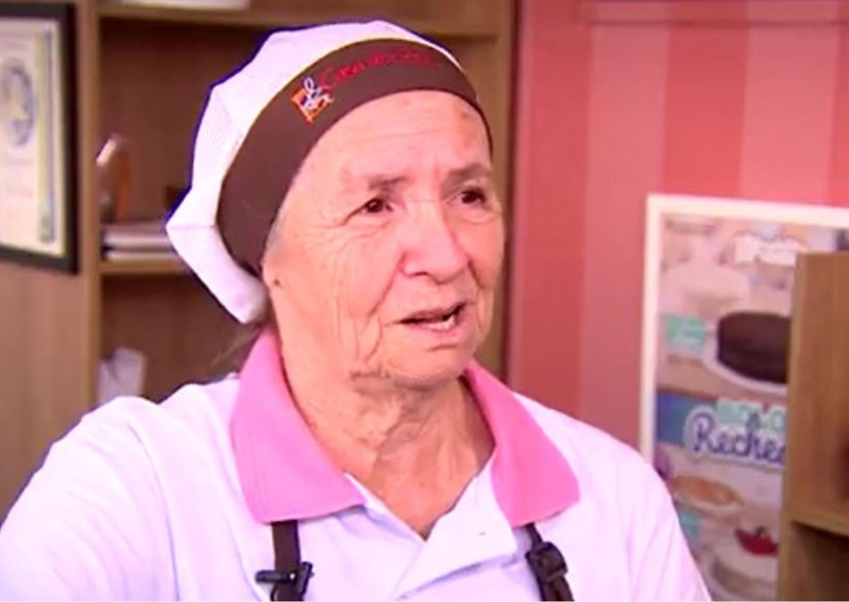 Fábrica de bolos prioriza contratação de mulheres 60+ em SC: 'Estou muito feliz e minha vida é aqui', diz funcionária