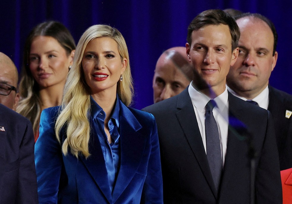Jared Kushner, genro de Donald Trump, e sua mulher, Ivanka, filha do presidente dos EUA. — Foto: REUTERS/Carlos Barria/File Photo