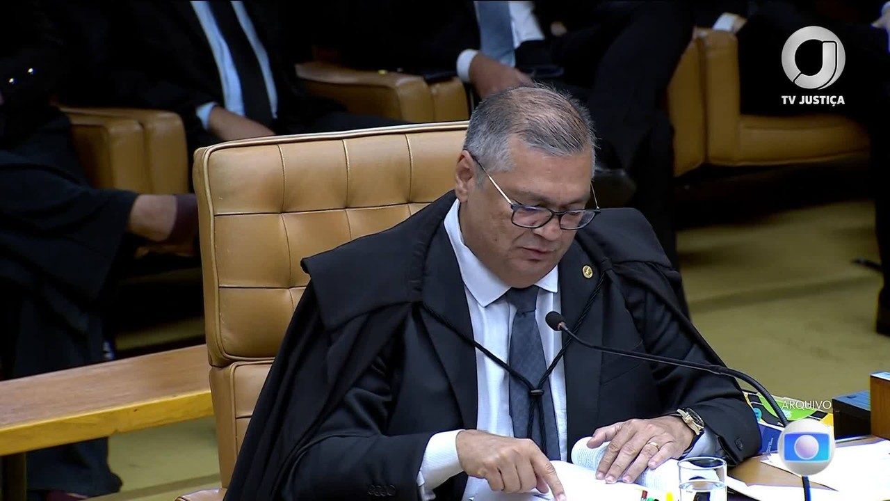 Em evento na Bahia, Dino diz que STF não pode ceder a ameaças e que decisão sobre bancos serve para evitar conflitos futuros