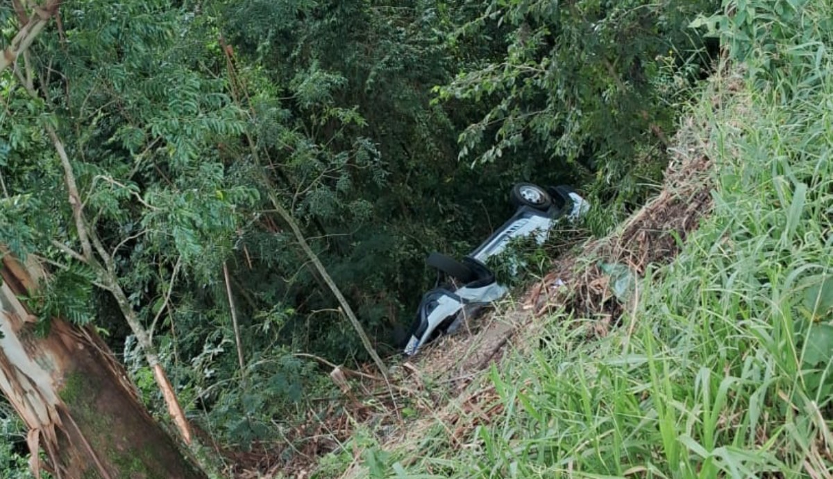 Idoso dado como desaparecido é encontrado morto em caminhonete capotada, no Paraná