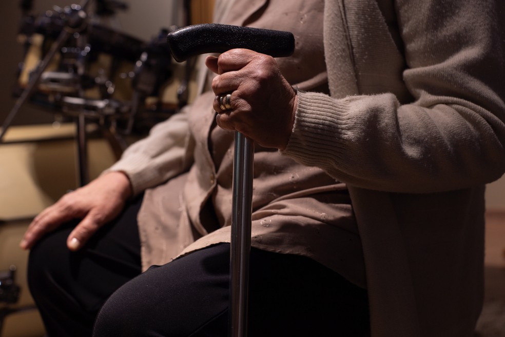 Cantora lança 1º disco musical aos 91 anos, com apoio da família — Foto: Lucas Bordon/Divulgação