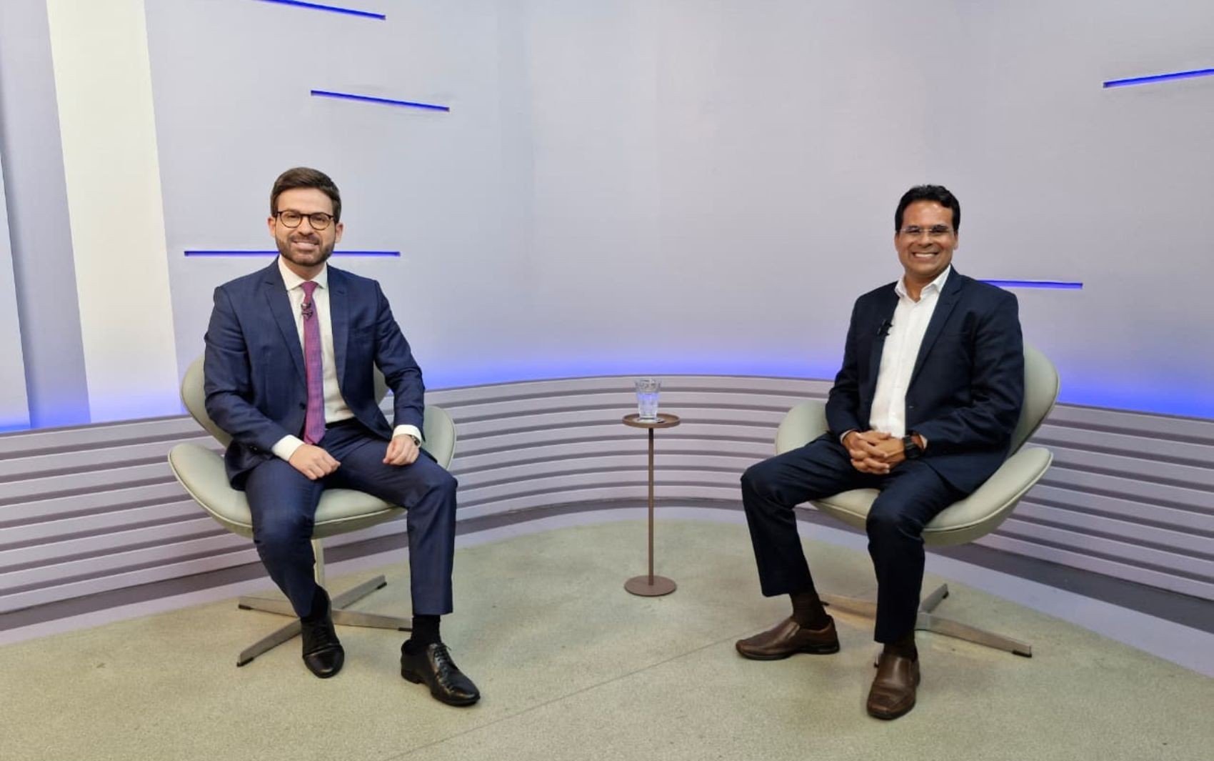 Candidato ao governo de SE, Dr. Helton diz que vai reestatizar a Deso e reduzir jornada dos servidores