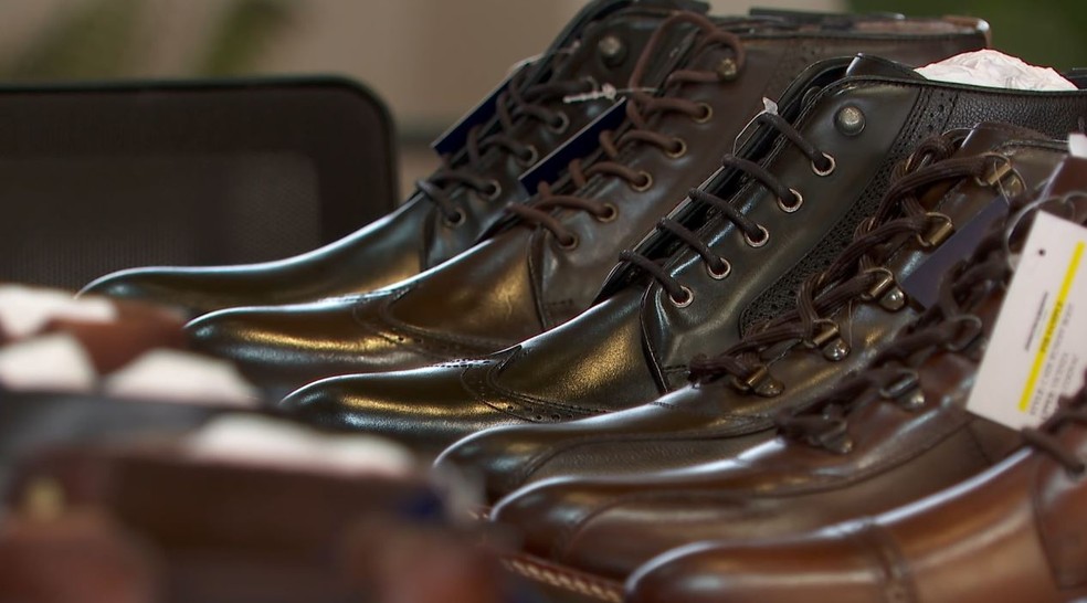 Produção de sapatos em Franca (SP). — Foto: Lindomar Cailton/EPTV