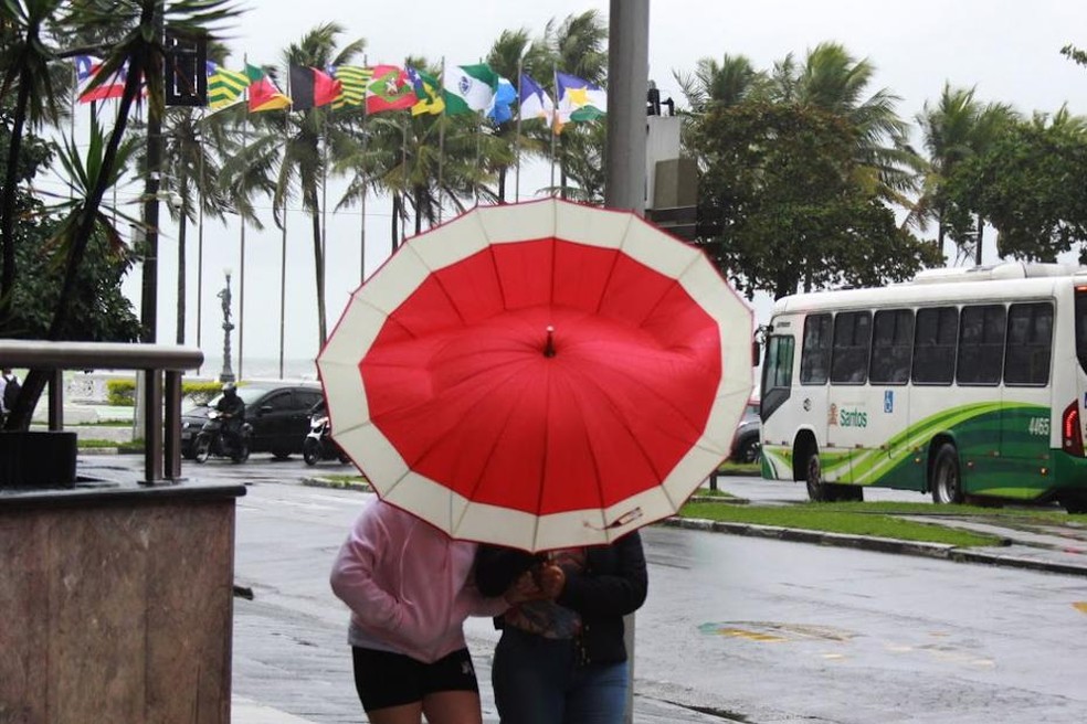 Bom Dia Brasil, Frente fria provoca chuva na Bahia e no Espírito Santo. Em  São Paulo pode garoar