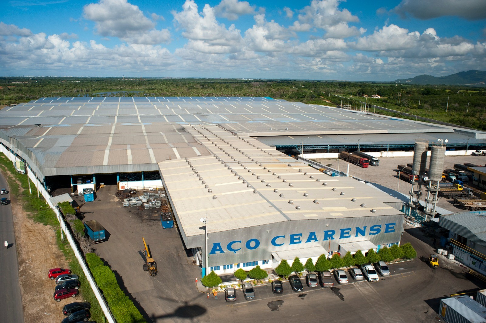 Empresa abre seleção com 62 vagas para áreas comercial e industrial na Grande Fortaleza