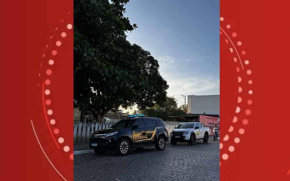 Os policiais estiveram na casa da prefeita Tânia Yoshida (PSD), na sede da Prefeitura de Conceição do Jacuípe e na Secretaria de Saúde. — Foto: Polícia Federal