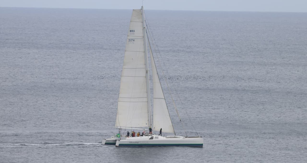 Adrenalina Pura vence 36ª Regata Recife-Fernando de Noronha e conquista 10º troféu Fita Azul; VÍDEO