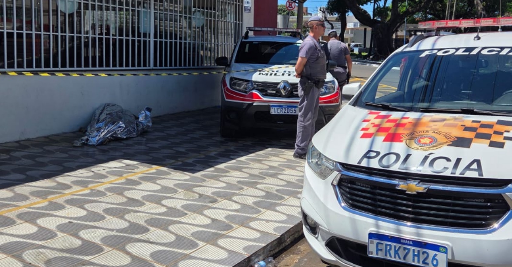 Homem é achado morto na calçada em Franca, SP