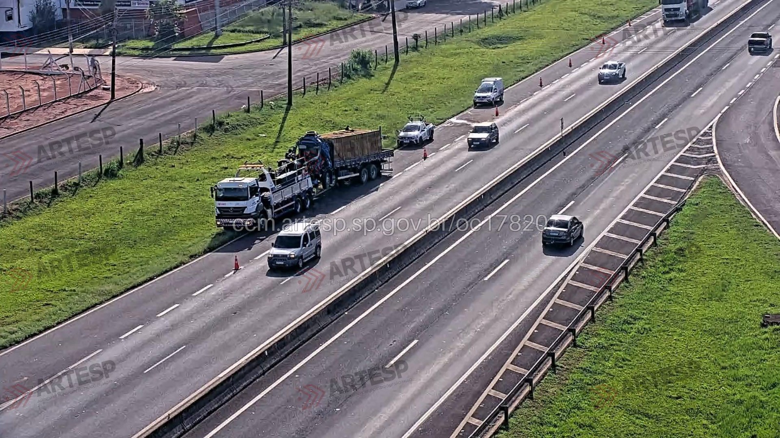 Motorista morre em acidente entre caminhão e carreta em Assis
